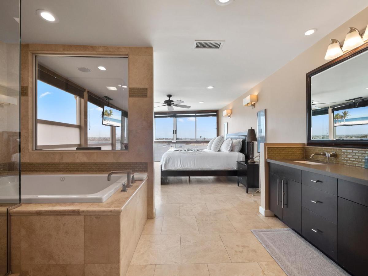 Сasa de vacaciones Stunning Bayfront With Gorgeous Views, Garage, Massive Roof Deck & Ac - Dogs Welcome! San Diego