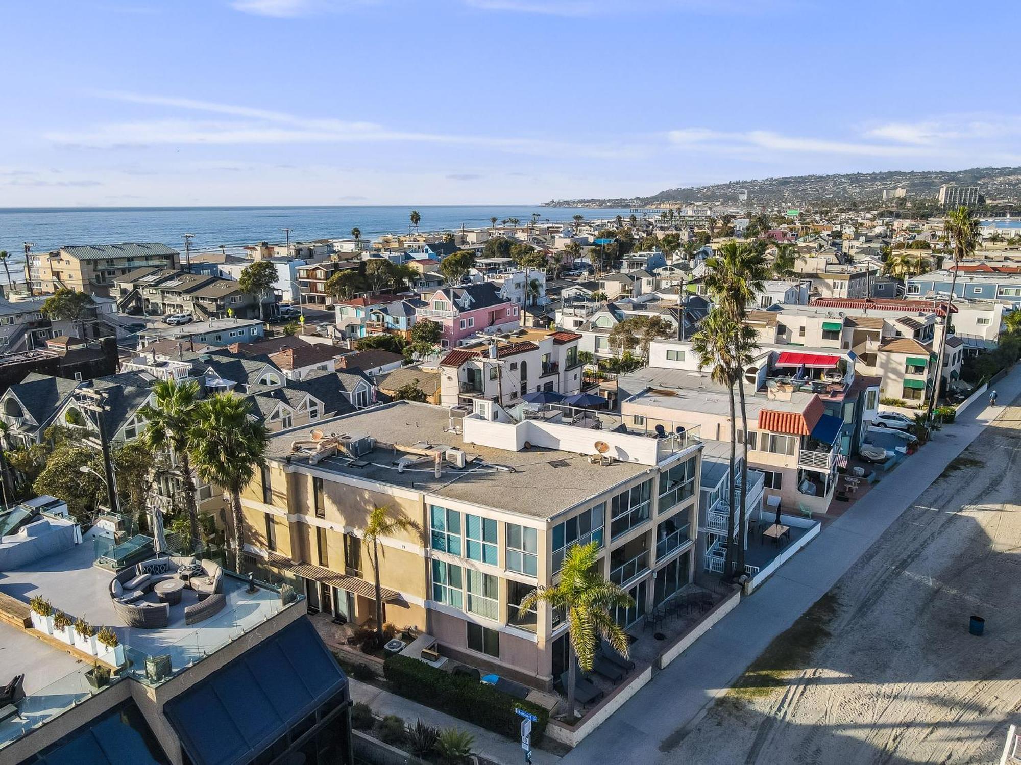 Stunning Bayfront With Gorgeous Views, Garage, Massive Roof Deck & Ac - Dogs Welcome! Сasa de vacaciones San Diego
