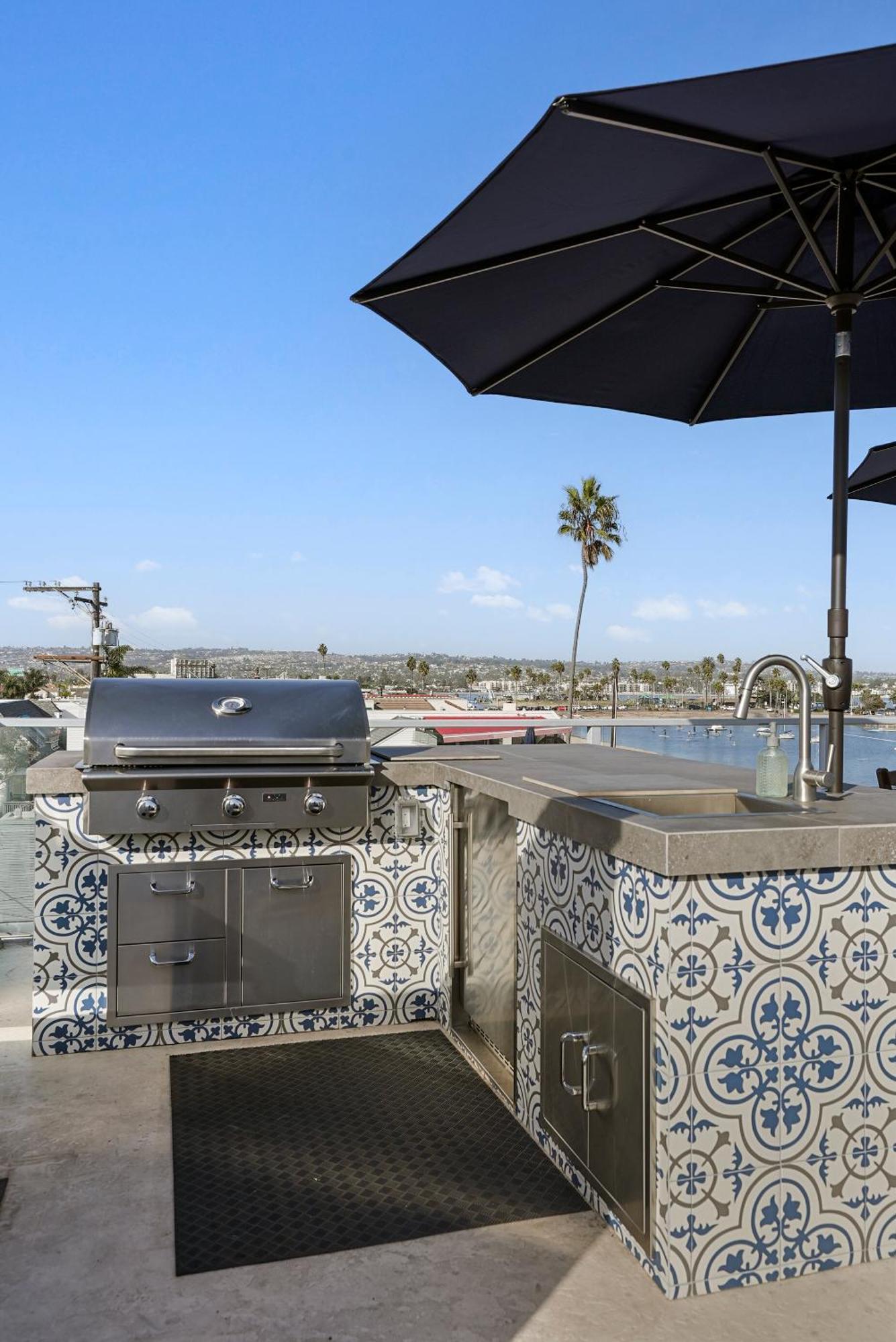 Сasa de vacaciones Stunning Bayfront With Gorgeous Views, Garage, Massive Roof Deck & Ac - Dogs Welcome! San Diego