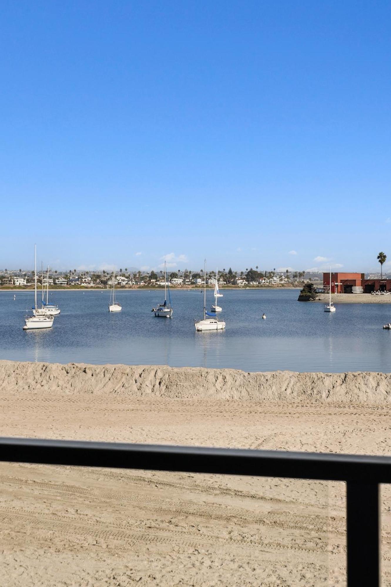 Сasa de vacaciones Stunning Bayfront With Gorgeous Views, Garage, Massive Roof Deck & Ac - Dogs Welcome!