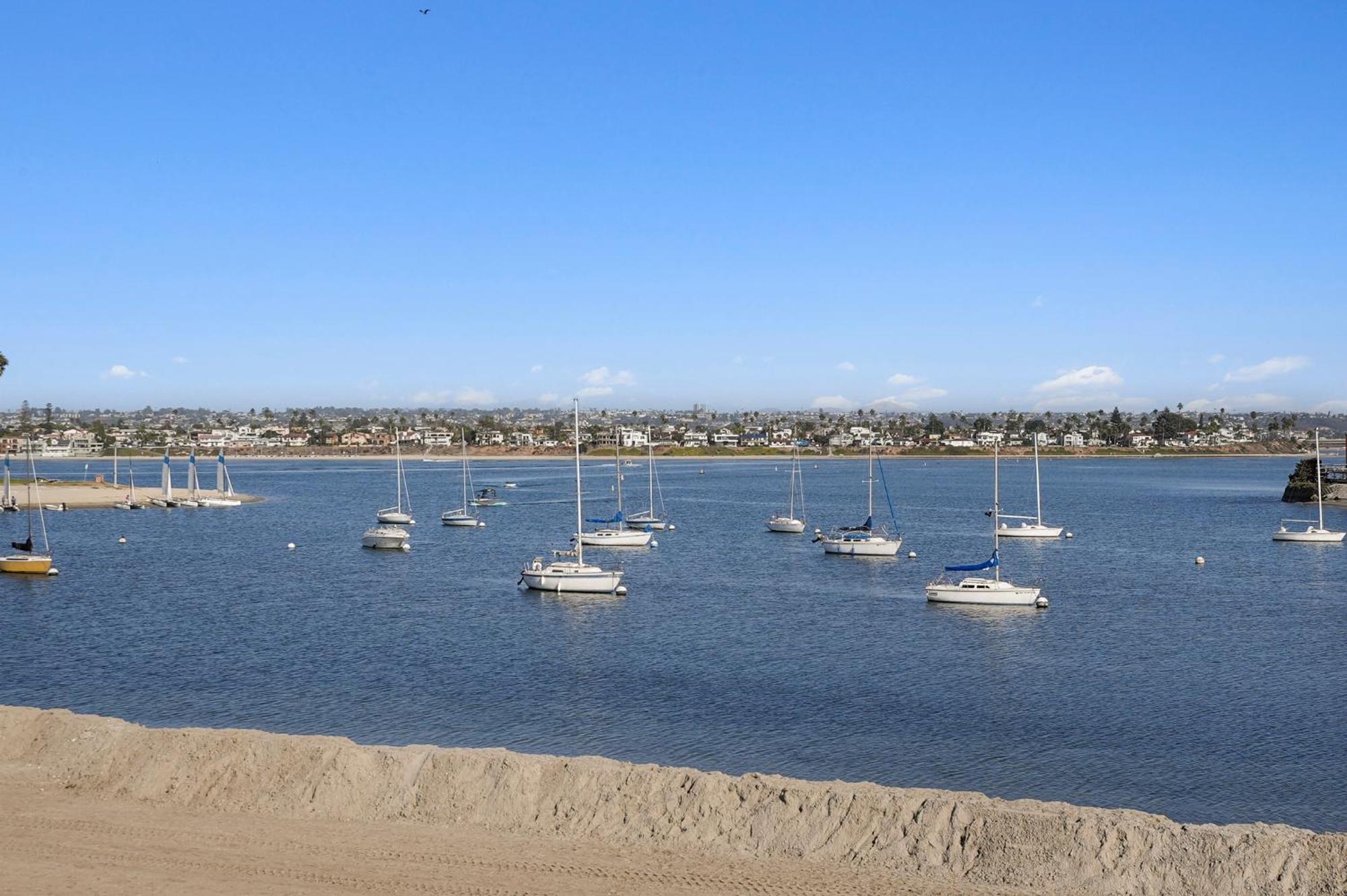 Сasa de vacaciones Stunning Bayfront With Gorgeous Views, Garage, Massive Roof Deck & Ac - Dogs Welcome! *